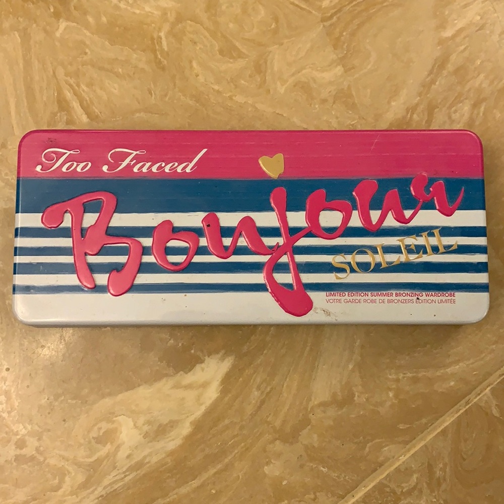 Too faced bronzer palette